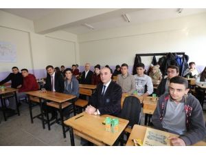 Ergün Atalay’dan Serdivan Anadolu Lisesi’ne Sürpriz Ziyaret