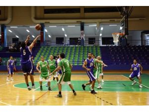 Veteran Basketbolcular Sahada