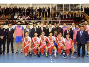 Torul’da Kaymakamlık Kupası Voleybol Turnuvası Başladı