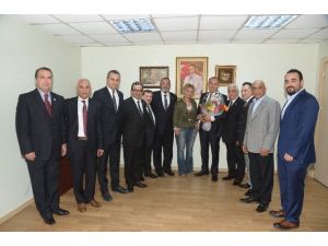 Beşiktaşlı İş Adamları Başkan Hüseyin Sözlü’yü Ziyaret Etti