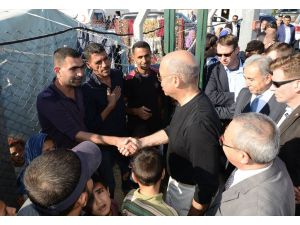 ABD Ülke Güvenliği Bakanı Johnson Suriyelileri ziyaret etti
