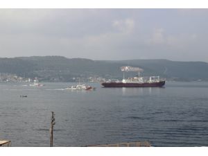 Rusya askeri gemisi 'Yauza' Çanakkale Boğazı'ndan geçti