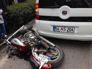 Motosiklet Otomobile Arkadan Çarptı: 1 Yaralı