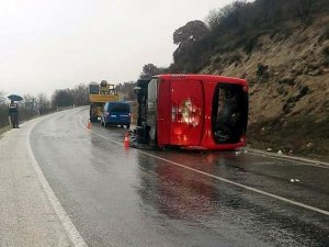 Isparta'da yolcu otobüsü devrildi: 19 yaralı