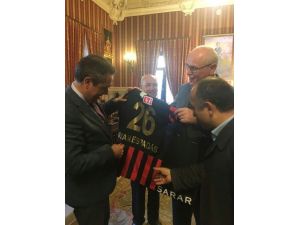 Başkan Kurt, İspanya’da Eskişehirspor Ve Fethi Heper’i Anlattı