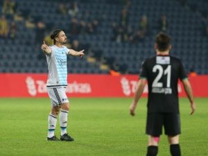Fenerbahçe: 2 - Amed Sportif Faaliyetler: 0 (İlk yarı)
