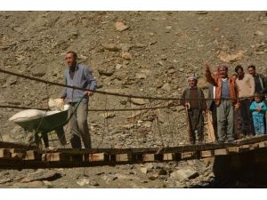 Köylüler Asma Köprü Çilesine Son Verilmesini İstiyor