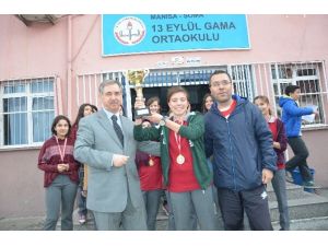 Soma’nın Kız Futbol Takımı Türkiye Şampiyonluğu Yolunda