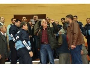 Akhisar Belediyesi Meclis Toplantısında Pazar Yeri Krizi
