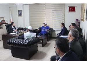’Kiralık İşçi’ Yasa Tasarısının Durması İçin Kırşehir’de Sendikalar İmza Kampanyası Başlattı