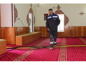 Alaşehir Belediyesi Camileri Pırıl Pırıl Yaptı