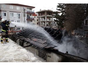 Antalya’da Çıkan Yangında TEK Katlı Ev Kül Oldu