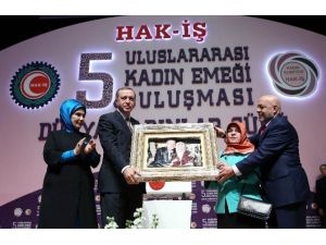 Cumhurbaşkanı Erdoğan’dan CHP’li Belediyelerin Afişlerine Sert Tepki