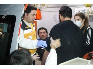 Suriyeli İki Grup Arasında Bıçaklı Kavga: 4 Yaralı