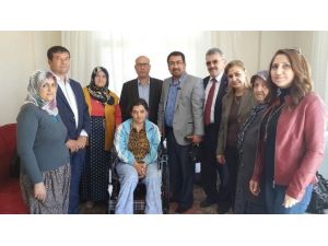 AK Parti’den Engelli Kadınlara Tekerlekli Sandalye