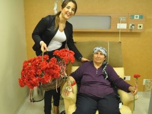 Acıbadem Adana Hastanesi’nde 8 Mart Kadınlar Günü Kutlandı