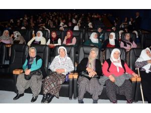 Mersin Büyükşehir Belediyesi, Kadınları Sinema İle Tanıştırdı