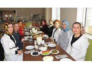 ADÜ Tıp Fakültesi Personeli Kadınlar Gününde Bir Araya Geldi