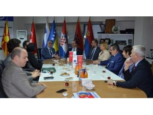 AK Parti Nilüfer’den Balkantürksiad’a Nezaket Ziyareti