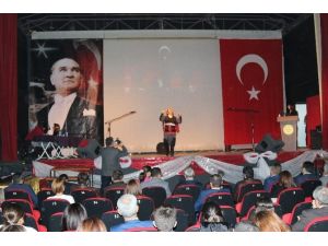 Akhisar’da İstiklal Marşı Ve Mehmet Akif Ersoy Şiirlerini Okuma Yarışması Yapıldı