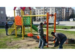 Edirne’de Çocuk Parkları Bahara Hazırlanıyor