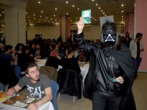 Üniversite Öğrencilerinden ‘Darth Vader’ Temalı Festival Duyurusu