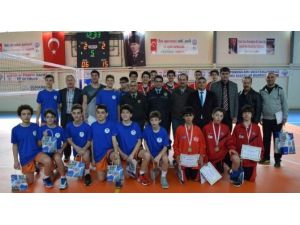 Türkiye Yıldız Erkekler Voleybol Turnuvası Yarı Final Maçları Simav’da Yapıldı