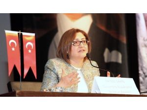 Büyükşehir Belediye Başkanı Fatma Şahin,
