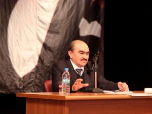 Ahlat’ta "Bağımsızlık Kahramanı Mehmet Akif" Konulu Sempozyum