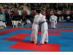 Kocaeli Büyükşehir Karate Ligi’nin 4. Etabı Yapılacak