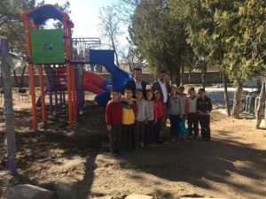 Yeşilova Belediyesi Tüm Okullara Çocuk Parkı Yaptırıldı