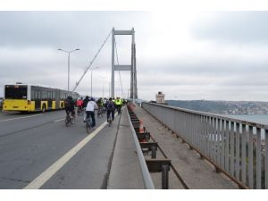 Boğaziçi Köprüsü’nden Bisikletle Geçerek Tıp Bayramı’nı Kutladılar