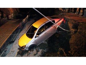 Otomobil İnşaat Alanına Uçtu: 2 Yaralı