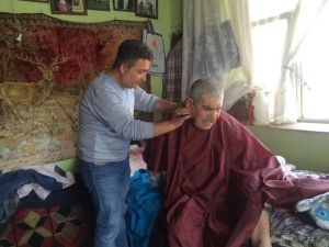 Engelli Ve Yaşlı Vatandaşlara Saç Bakım Hizmeti Yapıldı