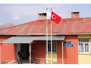 Sağlık Ocaklarına Türk Bayrakları Asıldı