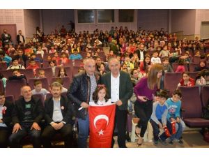 Kartepe Bilgi Evi Öğrencileri İstiklal Marşı’nın Kabulünü Kutladı
