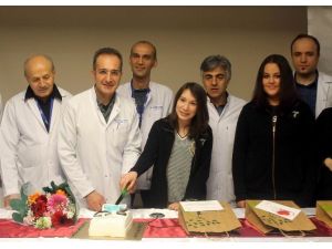 Tıp Bayramı’nı Pasta Keserek Kutladılar