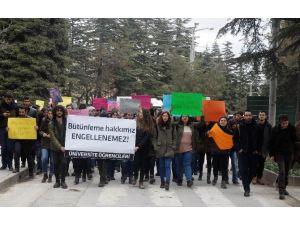 Üniversite Öğrencilerinden İlginç Bütünleme Protestosu