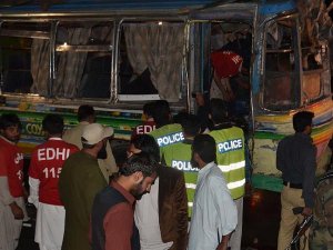 Pakistan'da bombalı saldırı: 15 ölü, 25 yaralı