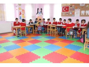 İstanbul’dan Akdağmadeni’nde Okuyan Öğrencilere Yardım Geldi