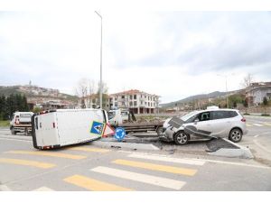 Sakarya’da Trafik Kazası: 2 Yaralı