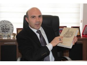 Prof. Dr. Ali Murat Aktemur, “Bakü’deki Avrupa Tarzı Sivil Mimarlık Örneklerinde Cephe Düzeni” Adlı Kitabını Çıkardı