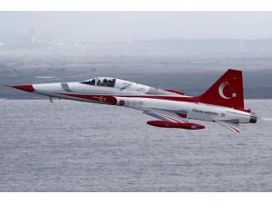 Türk Yıldızları Şehitlerin İsmini Uçaklara Yazdı