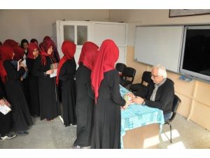 Yazar Bahadıroğlu Akşehir’de Öğrencilerle Buluştu