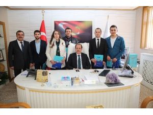 Bayburt Üniversitesi Mühendislik Fakültesi Başarılı Öğrencileri Ödüllendirildi
