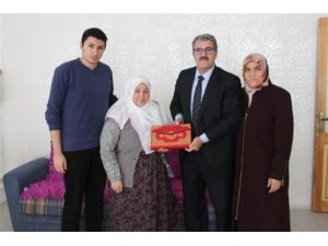 İŞKUR İl Müdürü Toman, Şehit Ailesini Ziyaret Etti