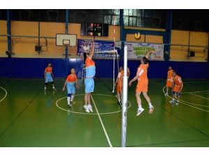 Bozüyük Belediyesi Kurumlar Arası Voleybol Turnuvası’nda İlk Hafta Maçları Sona Erdi