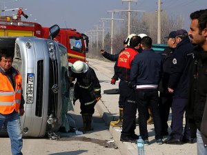 Isparta'da trafik kazası: 1 ölü, 14 yaralı