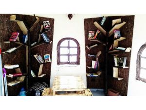 Türkiye’nin İlk Yel Değirmeni Kütüphanesi Hizmete Açıldı