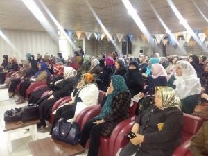 AK Parti Van Kadın Kolları Çanakkale Şehitlerini Andı